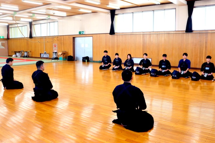 剣道部 初稽古に励む